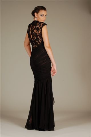 Rene Ruiz sample sale going on now! 80% off exquisite gowns!